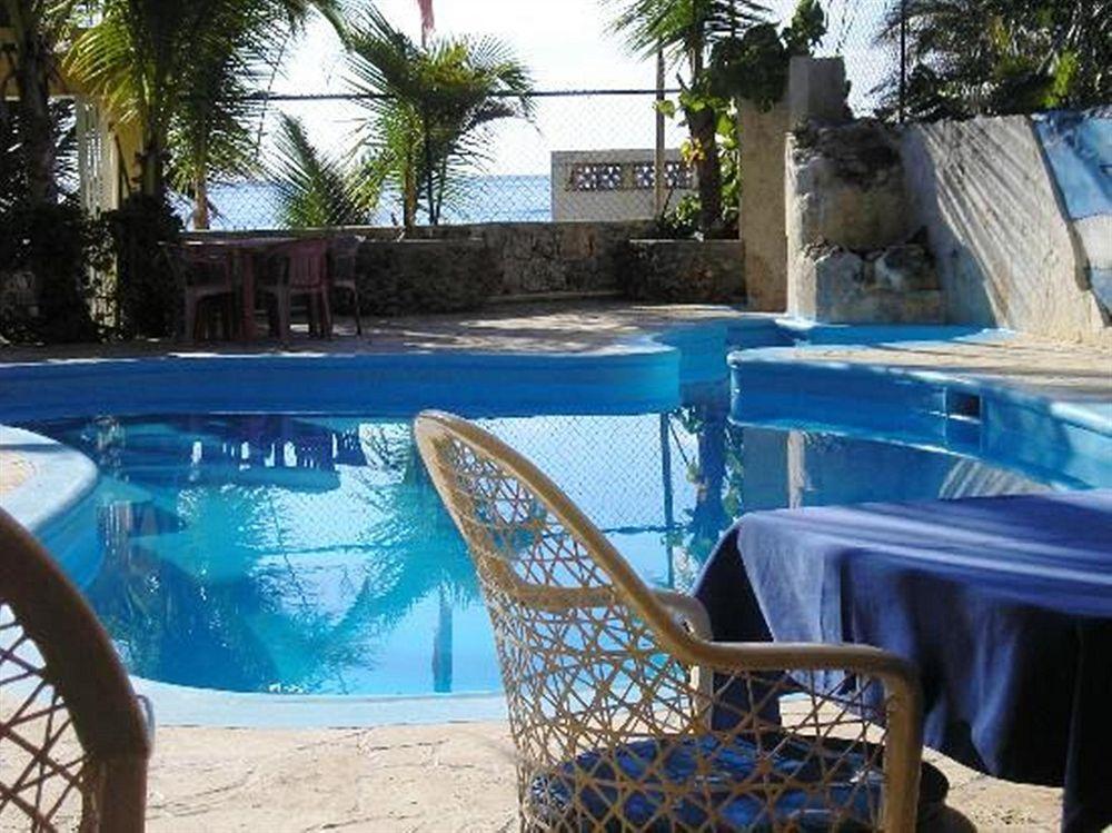 Hotel El Viejo Pirata Boca de Yuma Exterior photo
