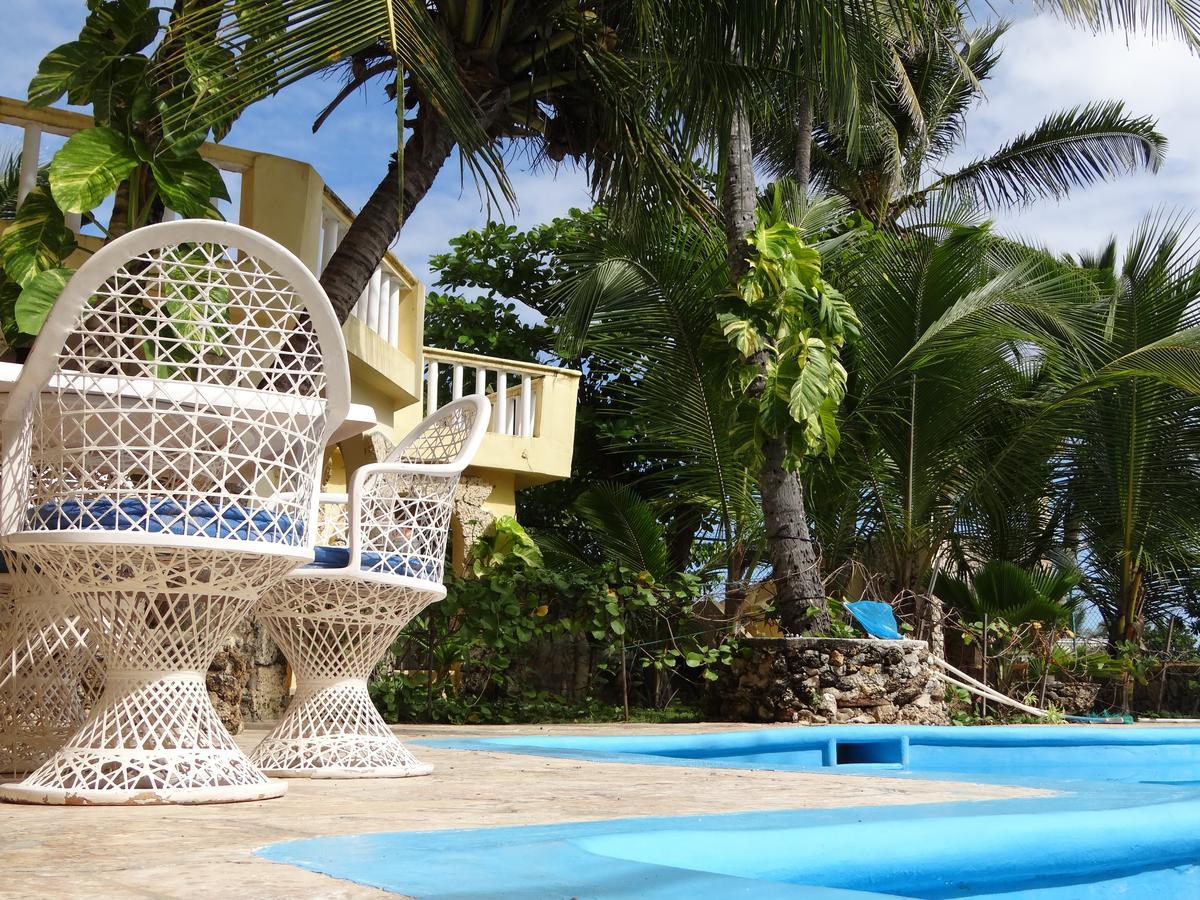 Hotel El Viejo Pirata Boca de Yuma Exterior photo