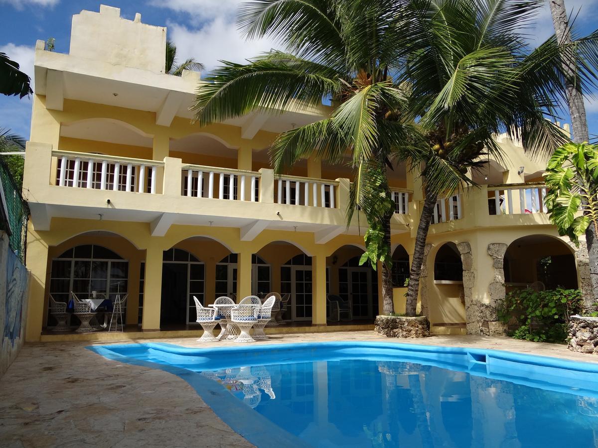 Hotel El Viejo Pirata Boca de Yuma Exterior photo