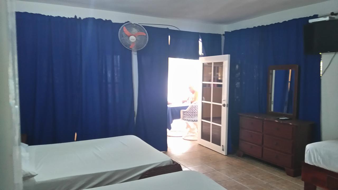 Hotel El Viejo Pirata Boca de Yuma Exterior photo