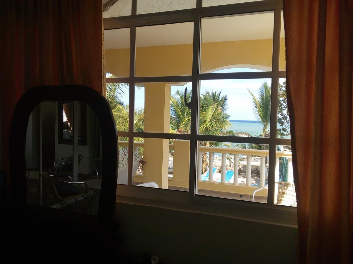 Hotel El Viejo Pirata Boca de Yuma Exterior photo